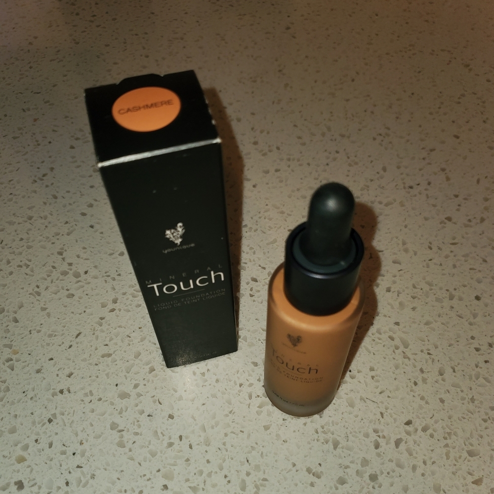 Mineral foundation